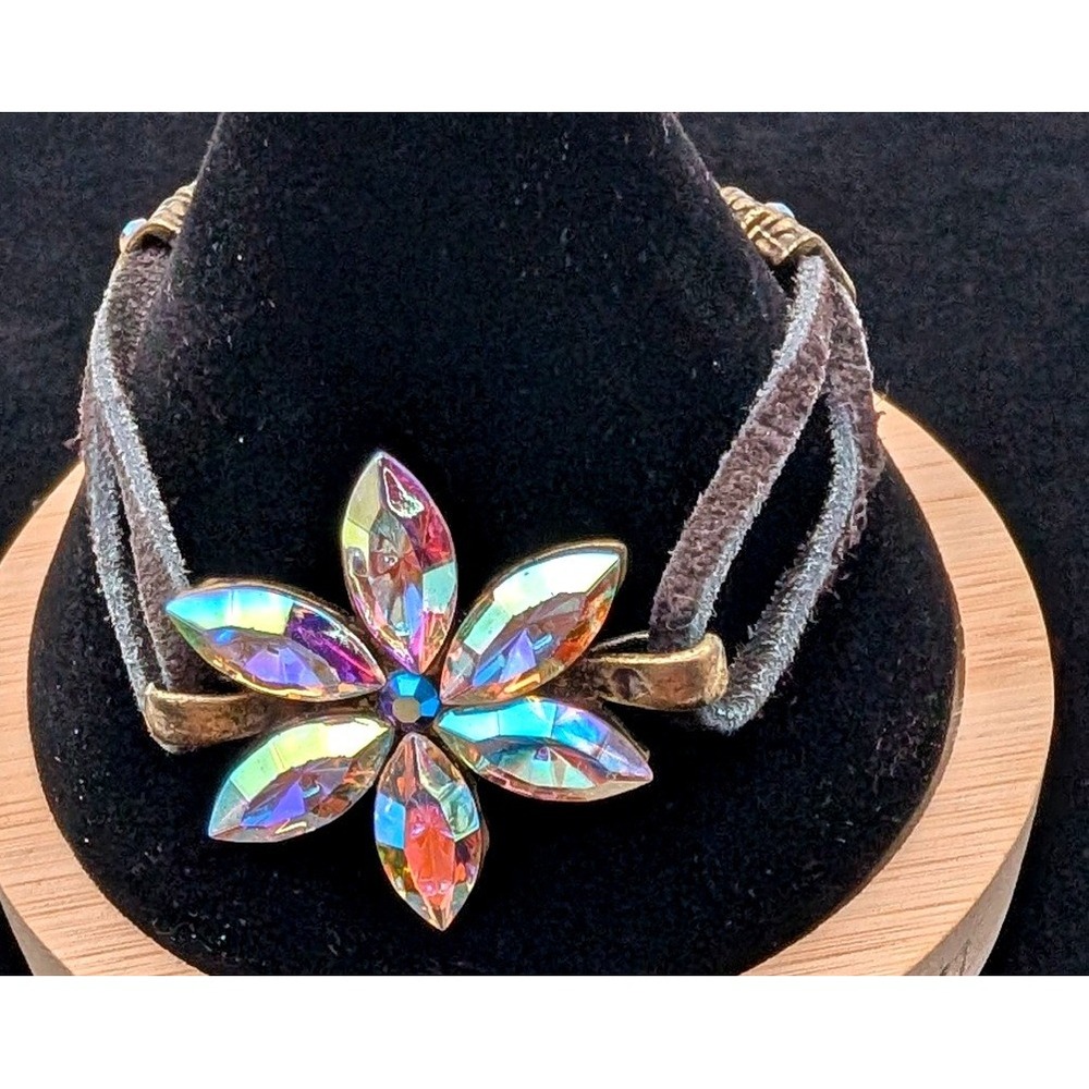 Iridescent Crystal Flower Suede Cord Bracelet Antique Brass Toggle Clasp 7.5"